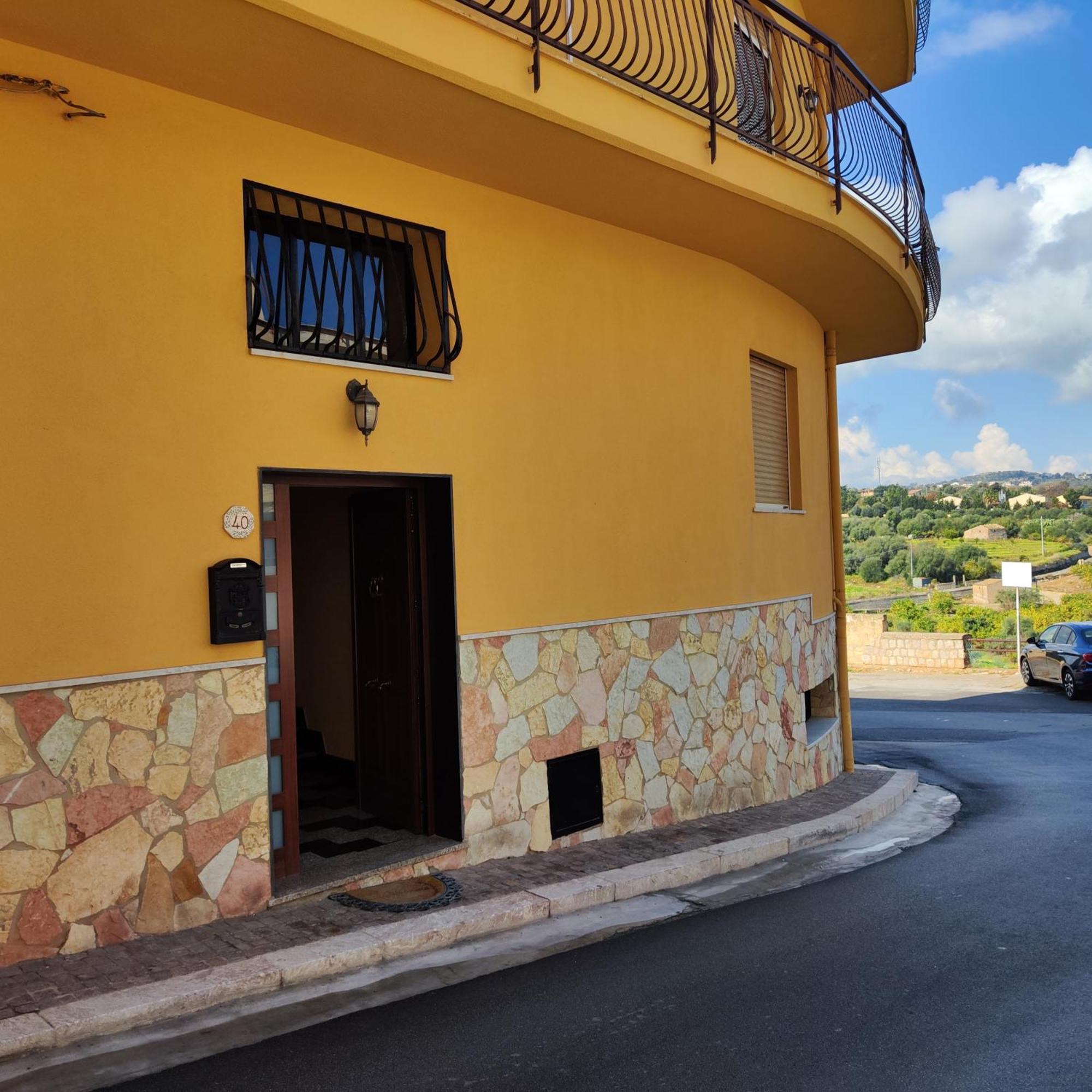 Apartamento Panoramico Wifi Tv Centro Storico Casteldaccia Exterior foto